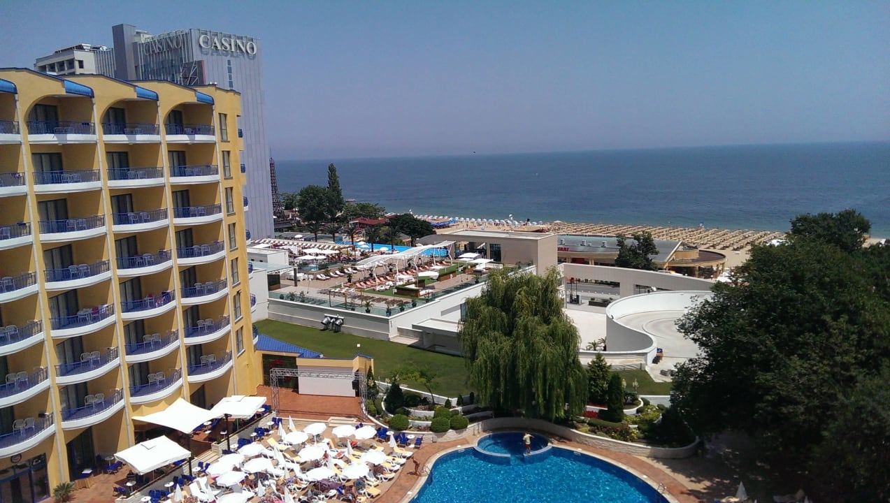 Blick auf Promenade und Meer GRIFID Club Hotel Arabella