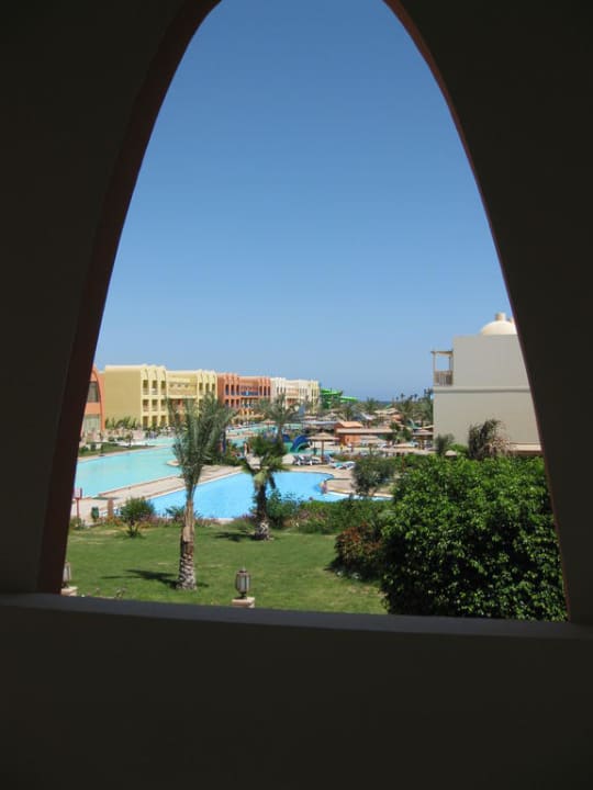 Ausblick Poolanlage Titanic Beach Spa & Aqua Park