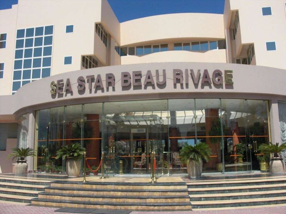 Hoteleingang Sea Star Beau Rivage