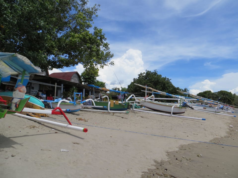 The beach Hotel Sheraton Senggigi Lombok Beach Resort