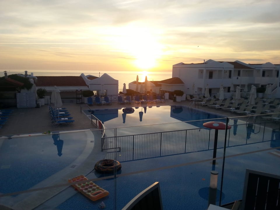 Basen główny i 2 dziecięce AluaSoul Zakynthos - Adults only