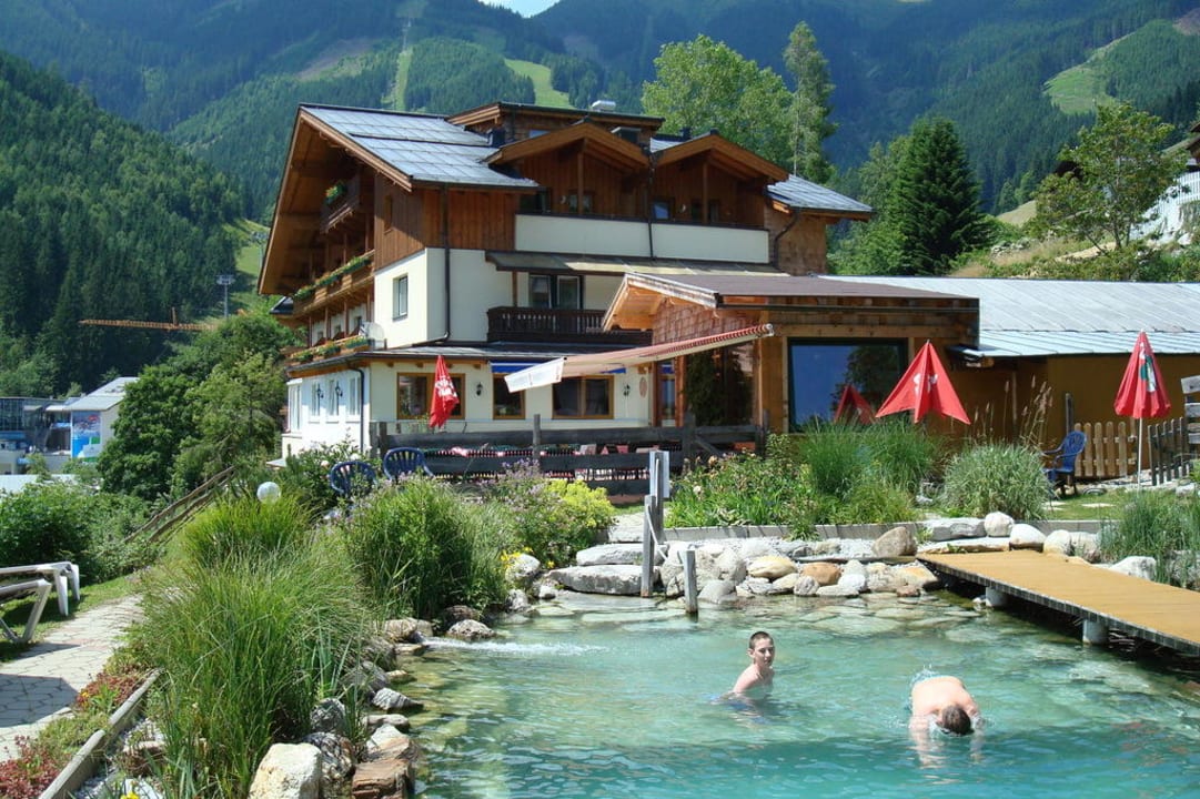 &quot;Naturbadeteich mit Terrasse und Hotel &quot; Gartenhotel Daxer