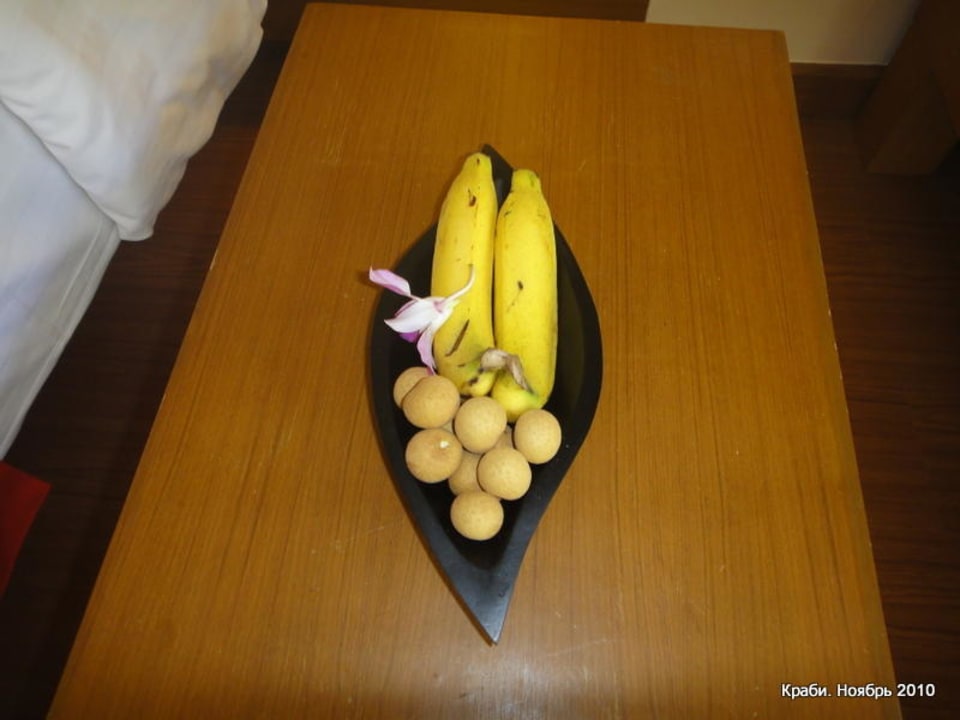 Фрукты - в подарок Avani Ao Nang Cliff Krabi Resort