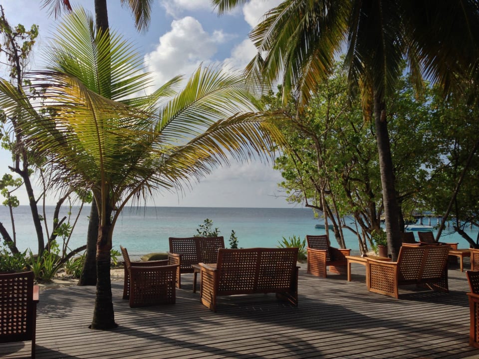 Ausblick Terrasse Mainbar NH Collection Maldives Reethi Resort
