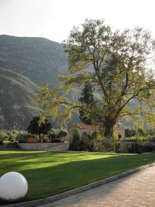 Kleine Kirche Semantron Traditional Village