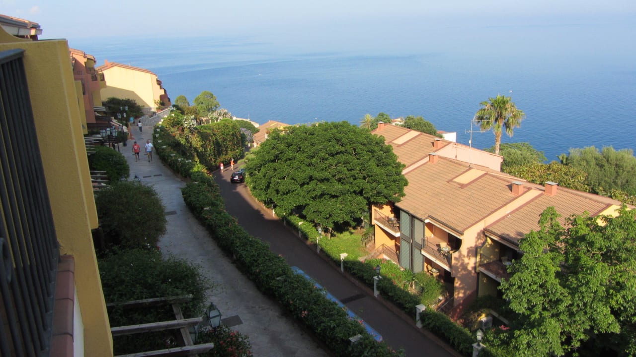 Von der Terrasse Capo dei Greci Taormina Coast Resort Hotel & Spa