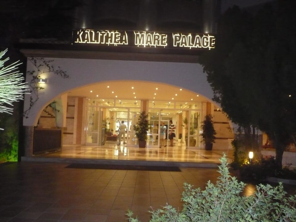 Hotel Klithea am Abend Hotel Kalithea Mare Palace