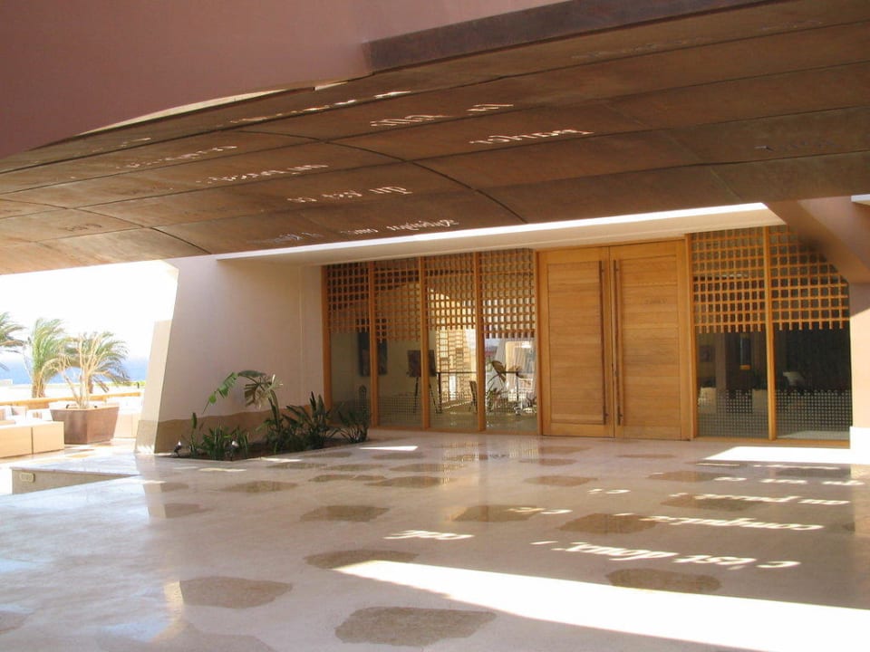 Eingang vom Le Meridien Retac Qunay Dahab Resort and Spa