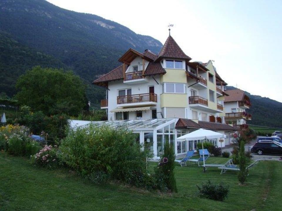 Außenansicht vom Garten aus Residence & Garden Hotel DAS MATSCHER