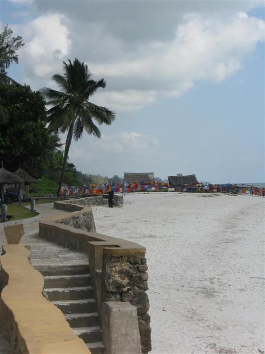 Zejście na plażę Neptune Village Beach Resort & Spa