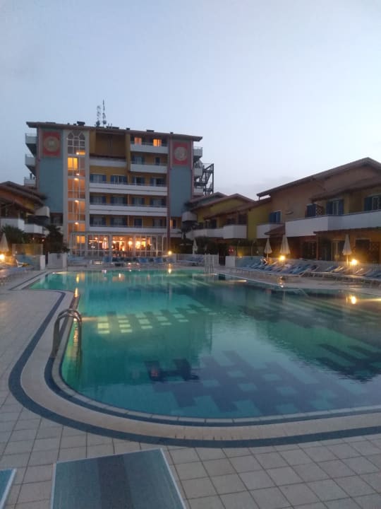 Pool Villaggio Hemingway