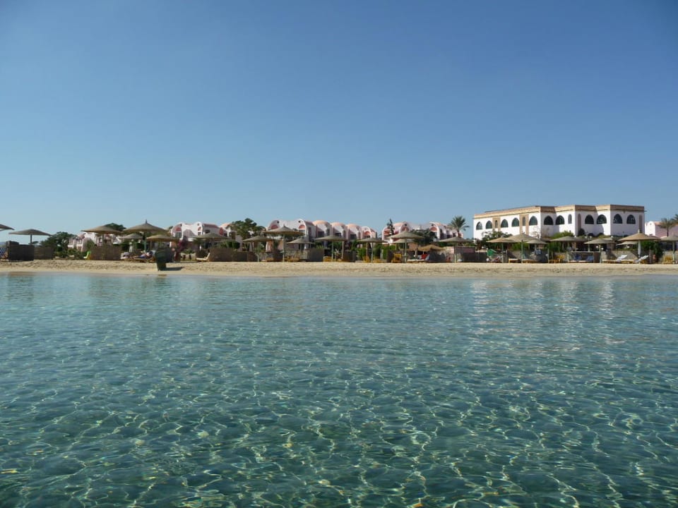Hotel aus der Wassenansicht Shams Alam Beach Resort