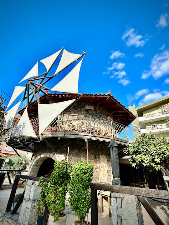 Außenansicht Petousis Hotel & Suites