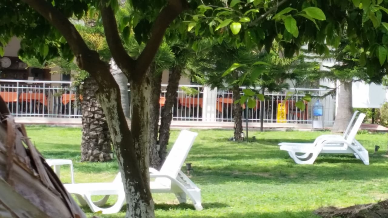 Im Garten mit Blick auf die Snackbar Seher Kumköy Star Resort & Spa