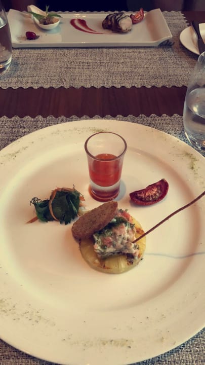 Restaurant Acanthus Cennet Barut Collection