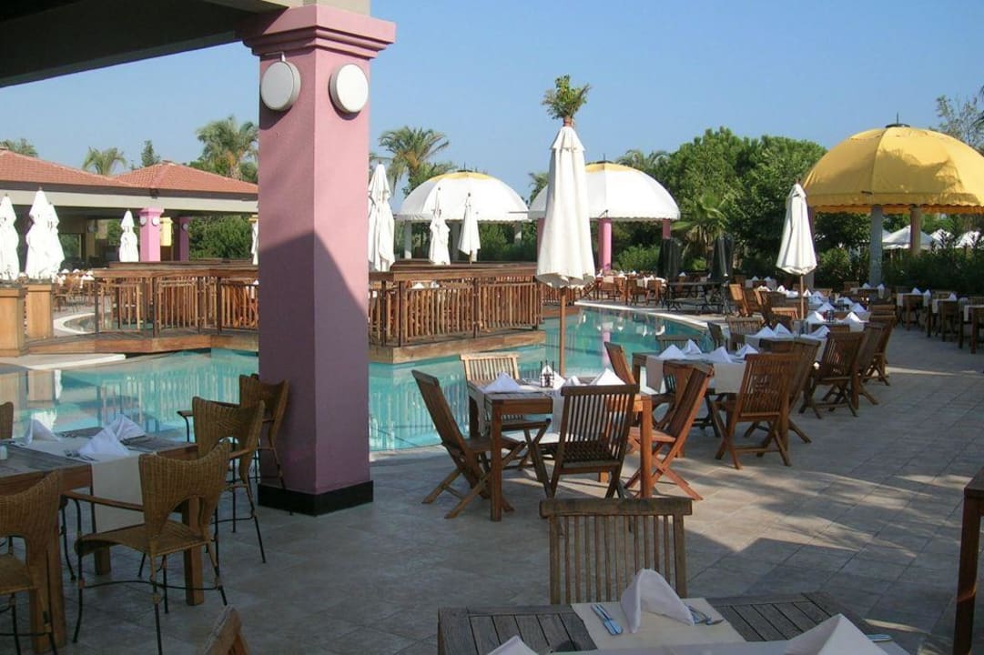 Aussenbereich des Hauptrestaurants Asteria Family Belek