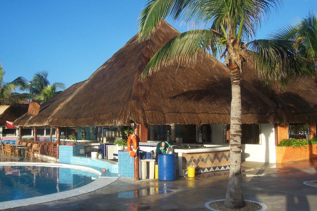 Poolbar Allegro Playacar
