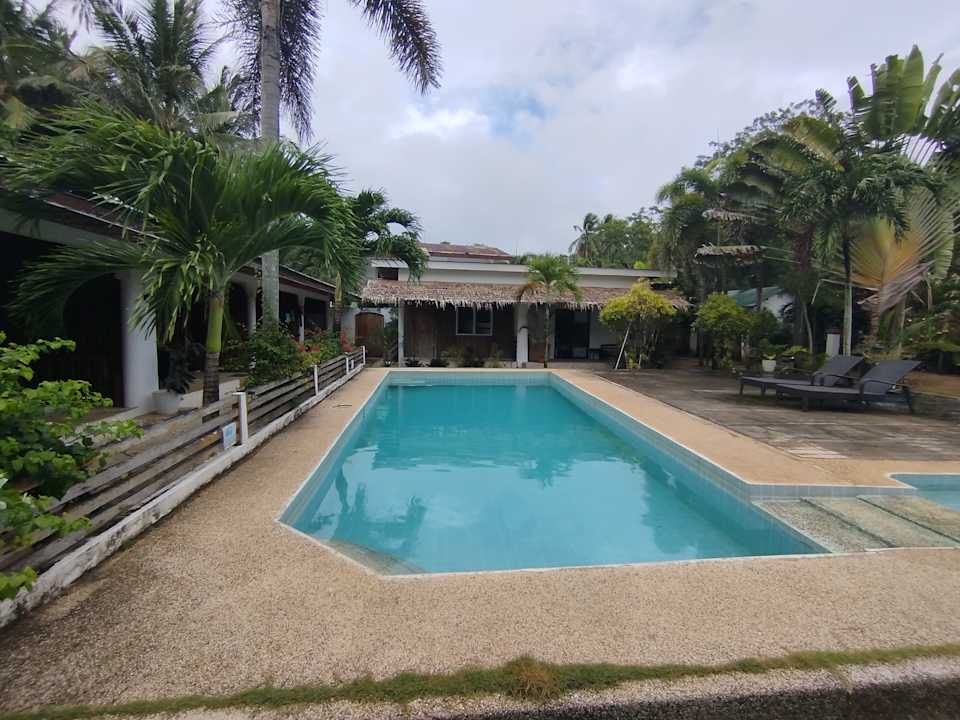 Pool Charisma Beach Resort