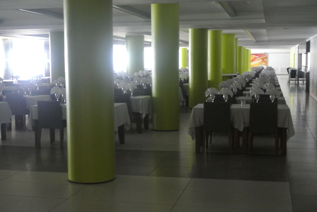 Schon eingedeckt für abends Hotel Garbi Ibiza & Spa