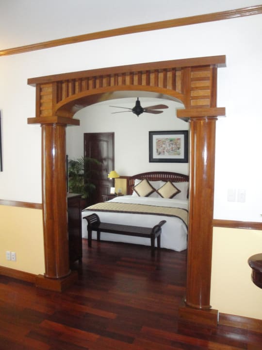 Durchgang zum Schlafzimmer Victoria Can Tho Resort