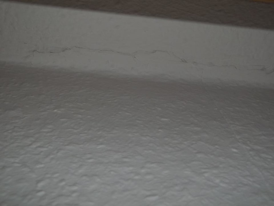 Risse in der Decke Garni Hotel Engel