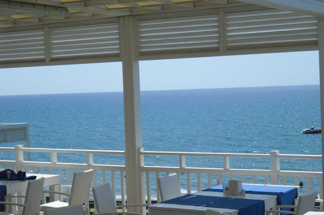 Aussicht von der Strandbar auf das Meer Can Garden Resort