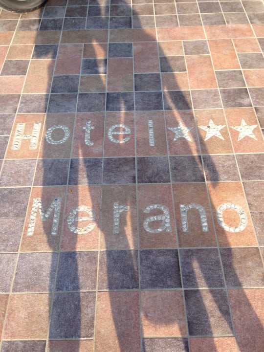 Hoteleingang Hotel Merano