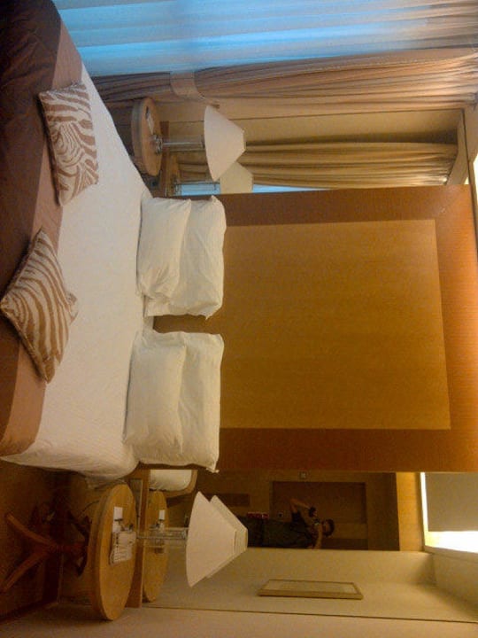 Bedroom Meliá Athens Hotel