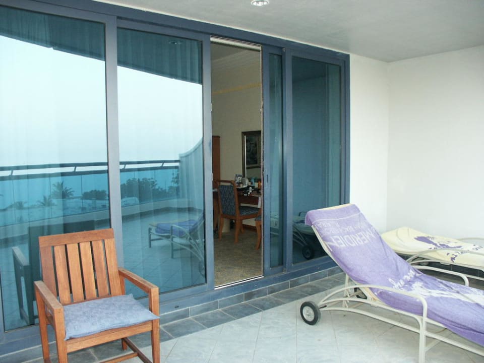 Terrasse vom Hotelzimmer Hotel Le Meridien Al Aqah Beach Resort