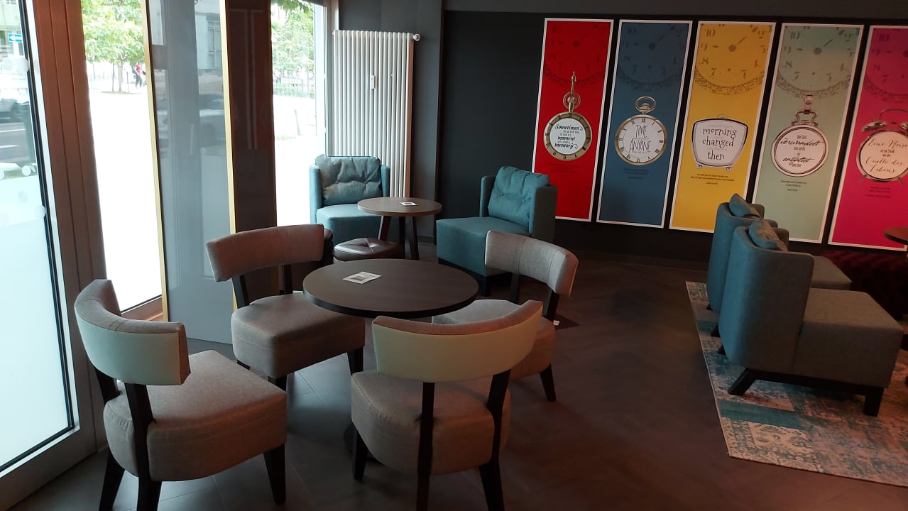 Lobby Premier Inn Saarbrücken City Centre