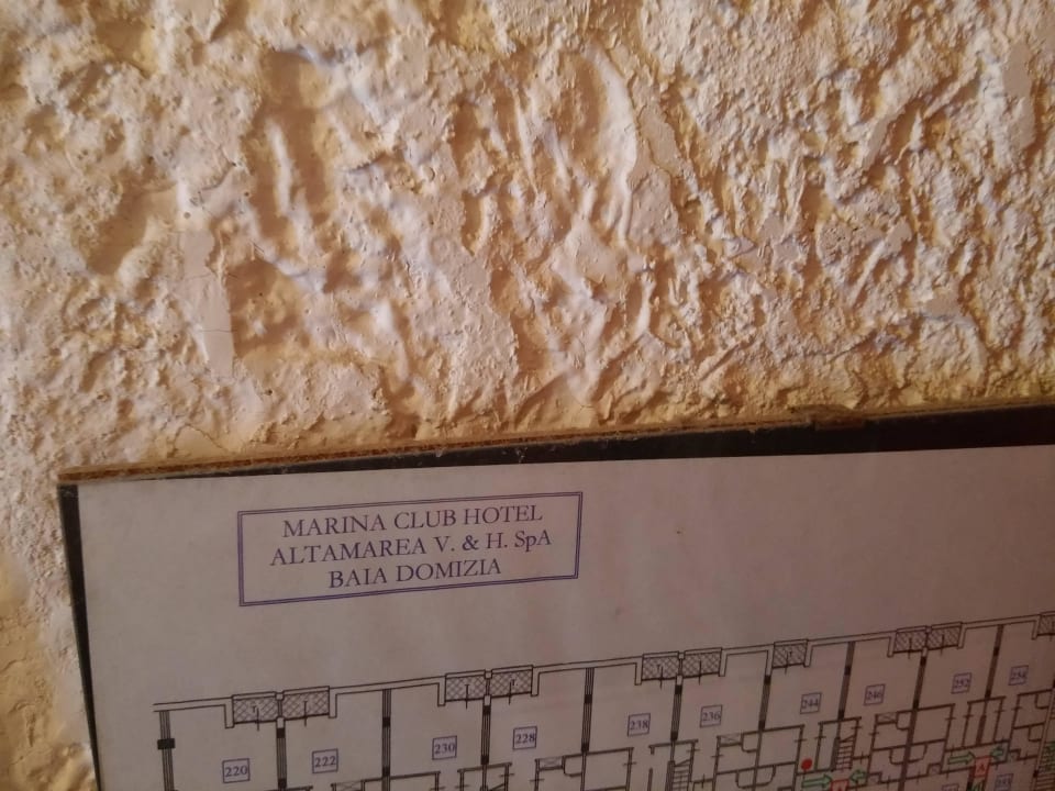 Dreck in allen Ecken Hotel Marina Club