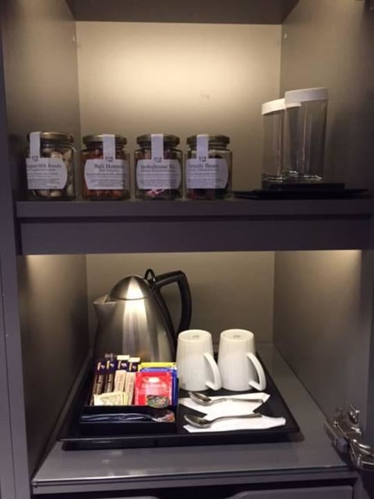 Kaffe Tee Naschereien Hilton Vienna Plaza