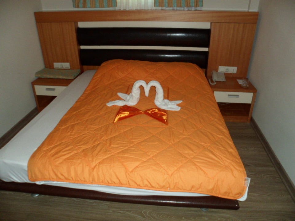 Mein Bett mit eigener Decke Crystal Flora Beach Resort