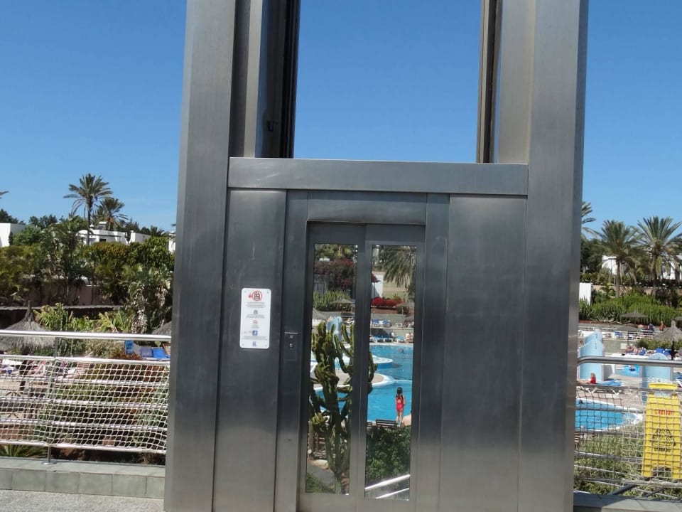 Winda hotelowa. Hotel HL Club Playa Blanca