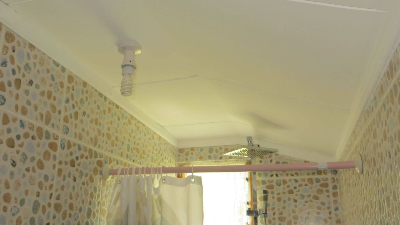 Sparlampe im Bad Villa Tannette