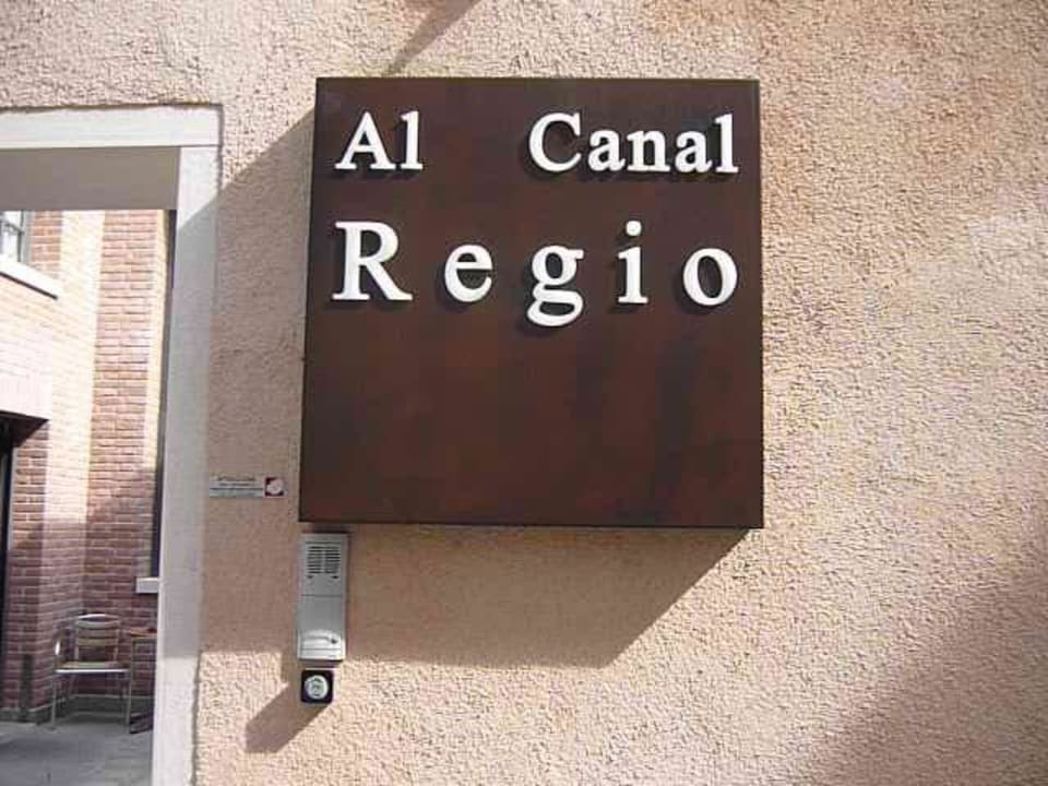 Eingang Hotel Al Canal Regio