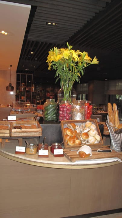 Frühstück The Leela Ambience Convention Hotel Delhi