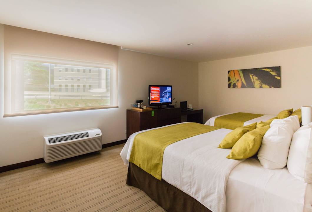 Double Bed Wyndham Garden Hotel San Jose Escazu
