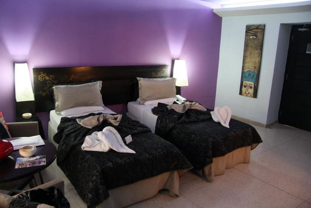 Wohn und Schlafzimmer Hotel Palacio del Marqués de San Felipe y Santiago de Bejucal