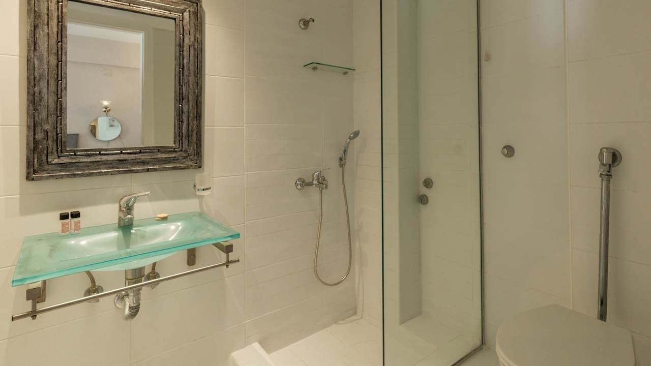 Zimmer Nami Hotel & Suites