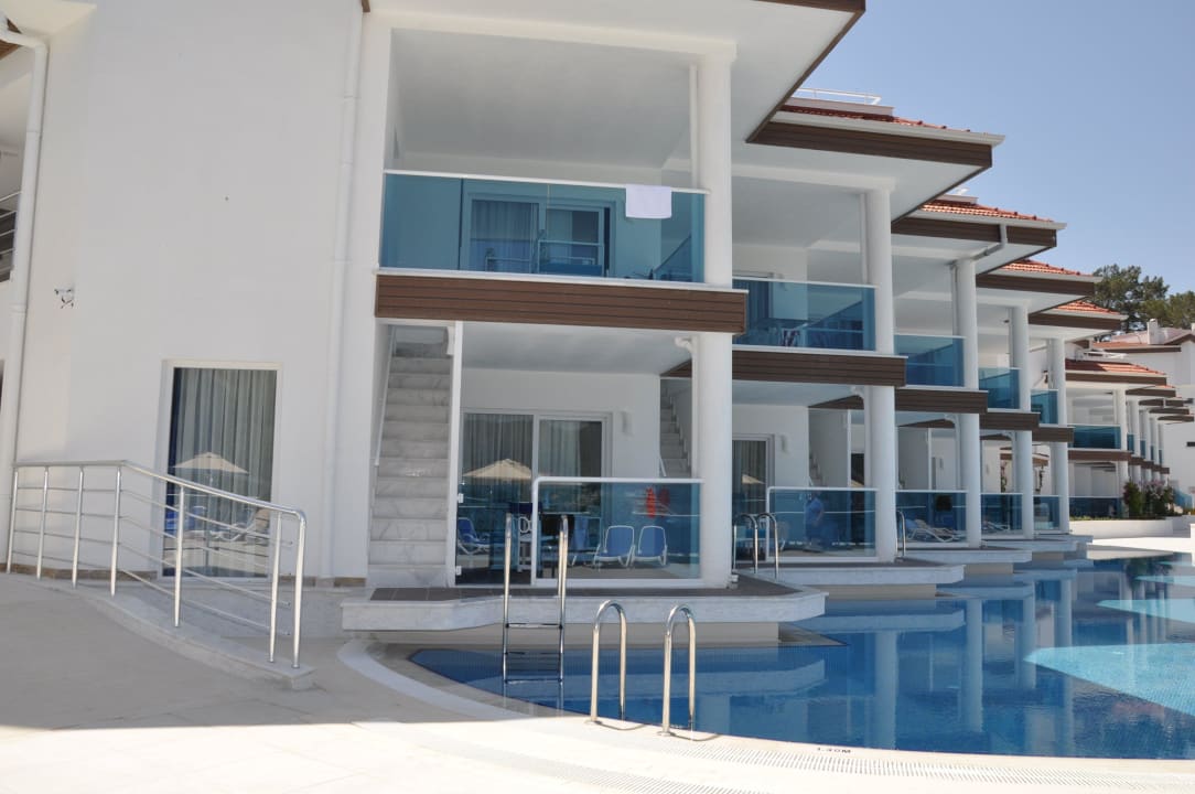 Swimup room Garcia Resort & Spa