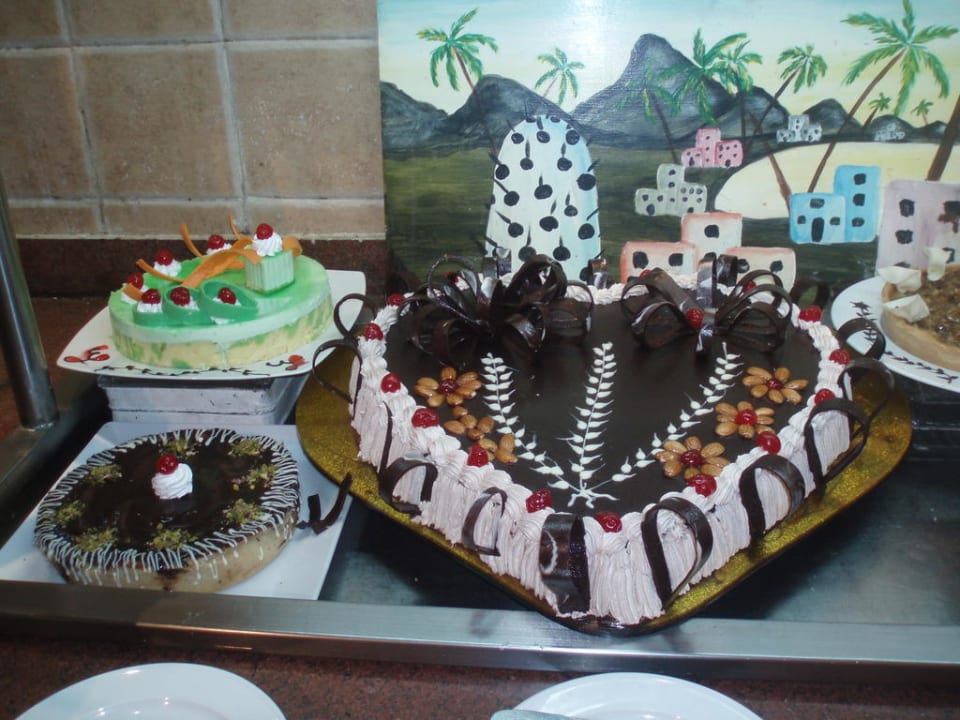 Schmeckt alles sehr lecker Pickalbatros Alf Leila Wa Leila Resort - Neverland Hurghada