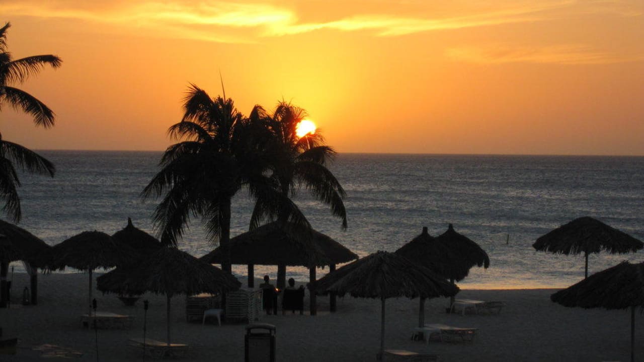 Sonnenuntergang vom Zimmer aus Bucuti & Tara Beach Resort - Adults only