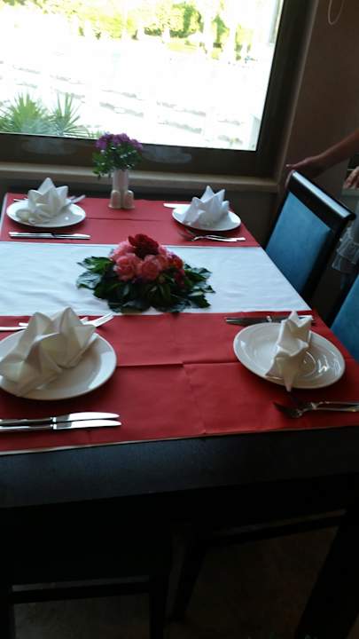 Letztes Abendessen  Asteria Collection Side