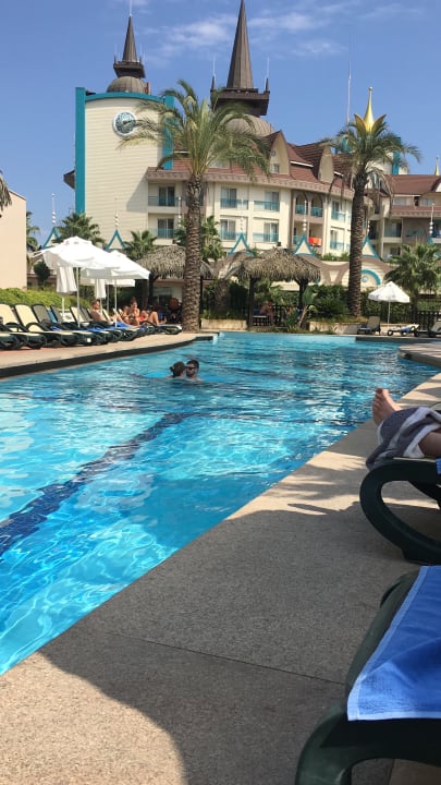 Pool Well Palace Side