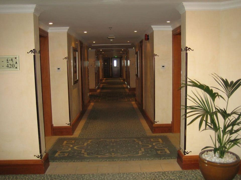 Gang zu den Zimmern Sheraton Jumeirah Beach Resort