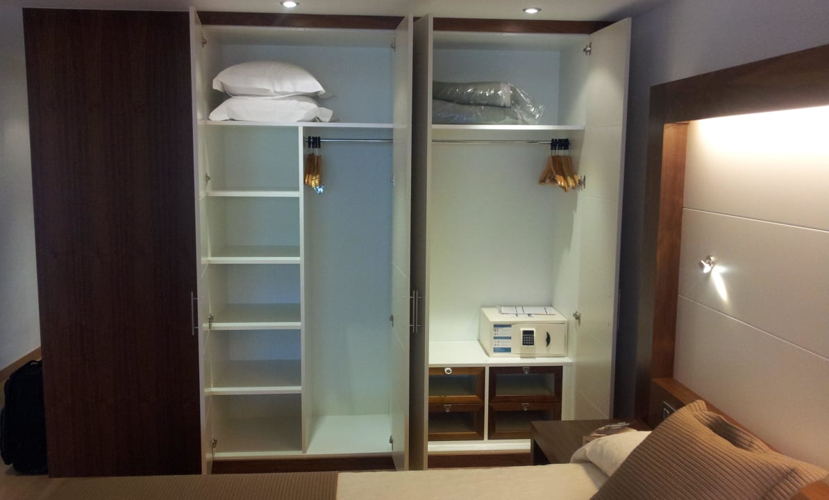 Ausreichend Ablageplatz Juniorsuite 1303 Hipotels Cala Millor Park