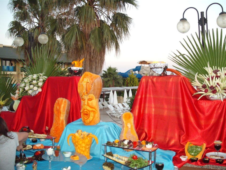 Schnitzereien Oz Hotels Incekum Beach