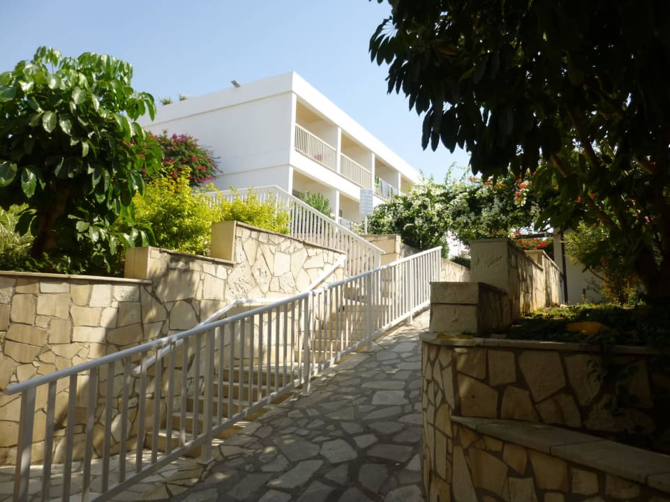 Unser Zimmer mit Gartenausblick Hara Nissi Beach