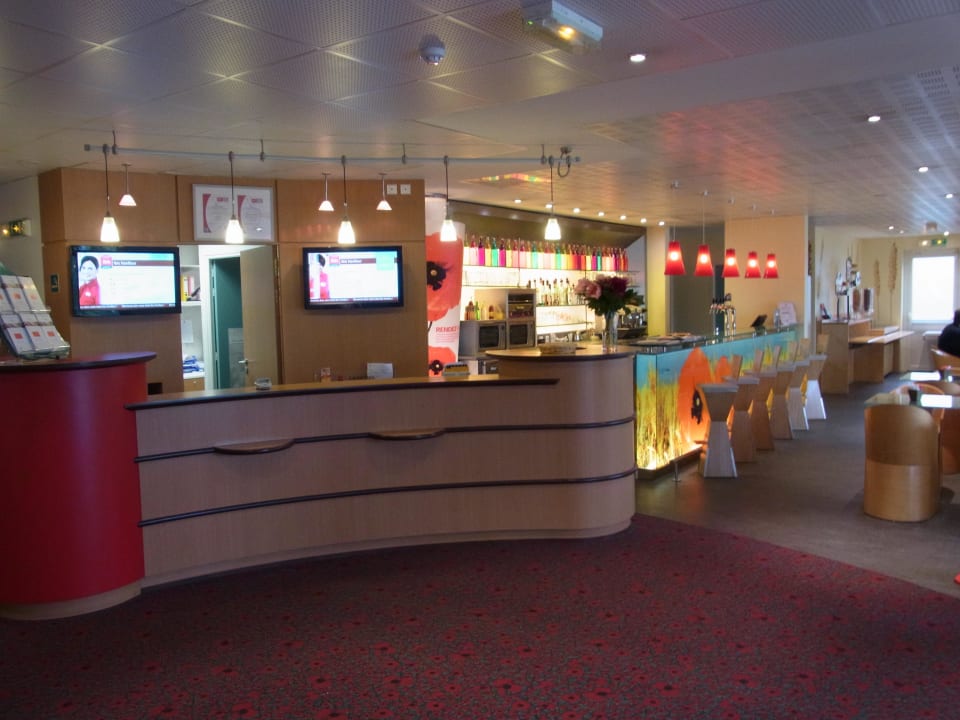 Rezeption und Bar Hotel Ibis Honfleur